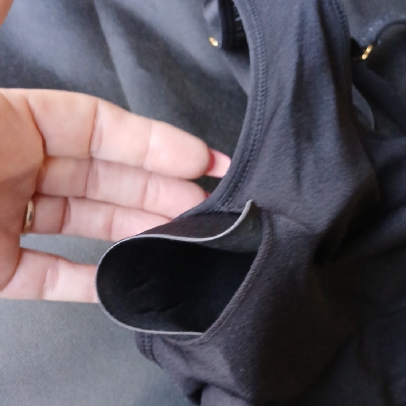 🧡 New Puma Women's Gray and Black Sports Bra - Picture 5 of 5